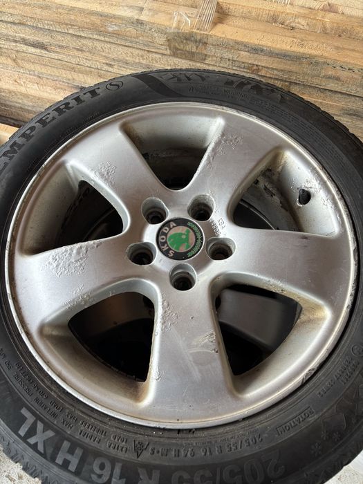 Продавам джанти с гуми r16