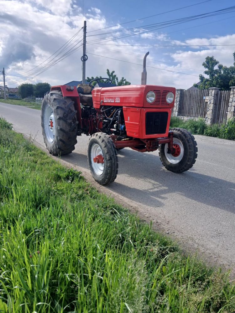 Vănd tractor Universal U550