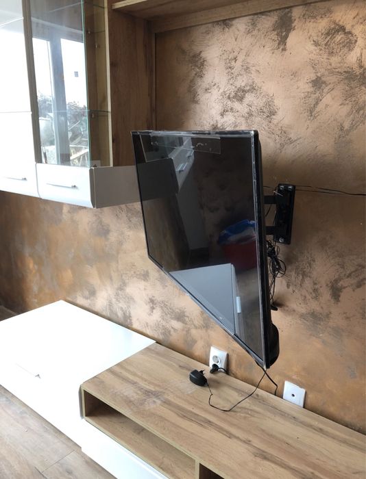 Montaj supert tv. Montez suport tv perete