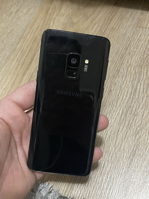 Vand Samsung Galaxy S9 ! Stare aproape perfecta