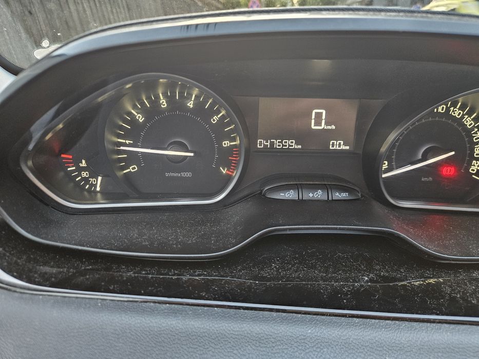 Peugeot 208 1.2 benzină 2017