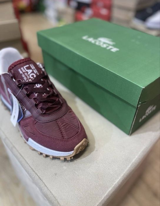 Маратонки Lacoste
