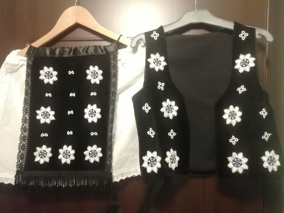 Costum popular fetite