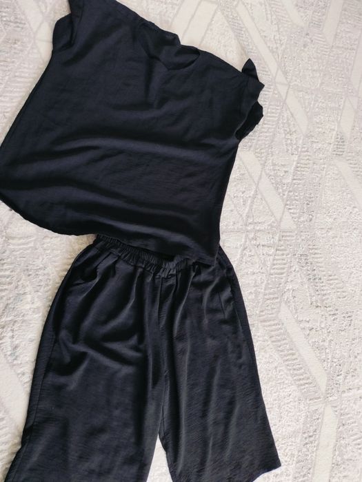 Продам футболка и шорты 6000