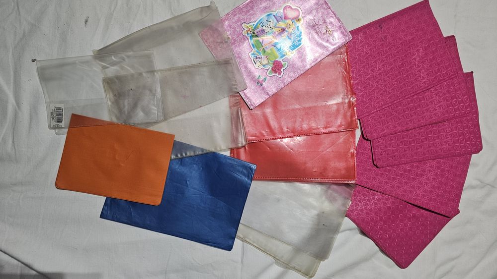 Set 15 coperte 13 pt caiete A5 (mici) si 2 pentru vocabular