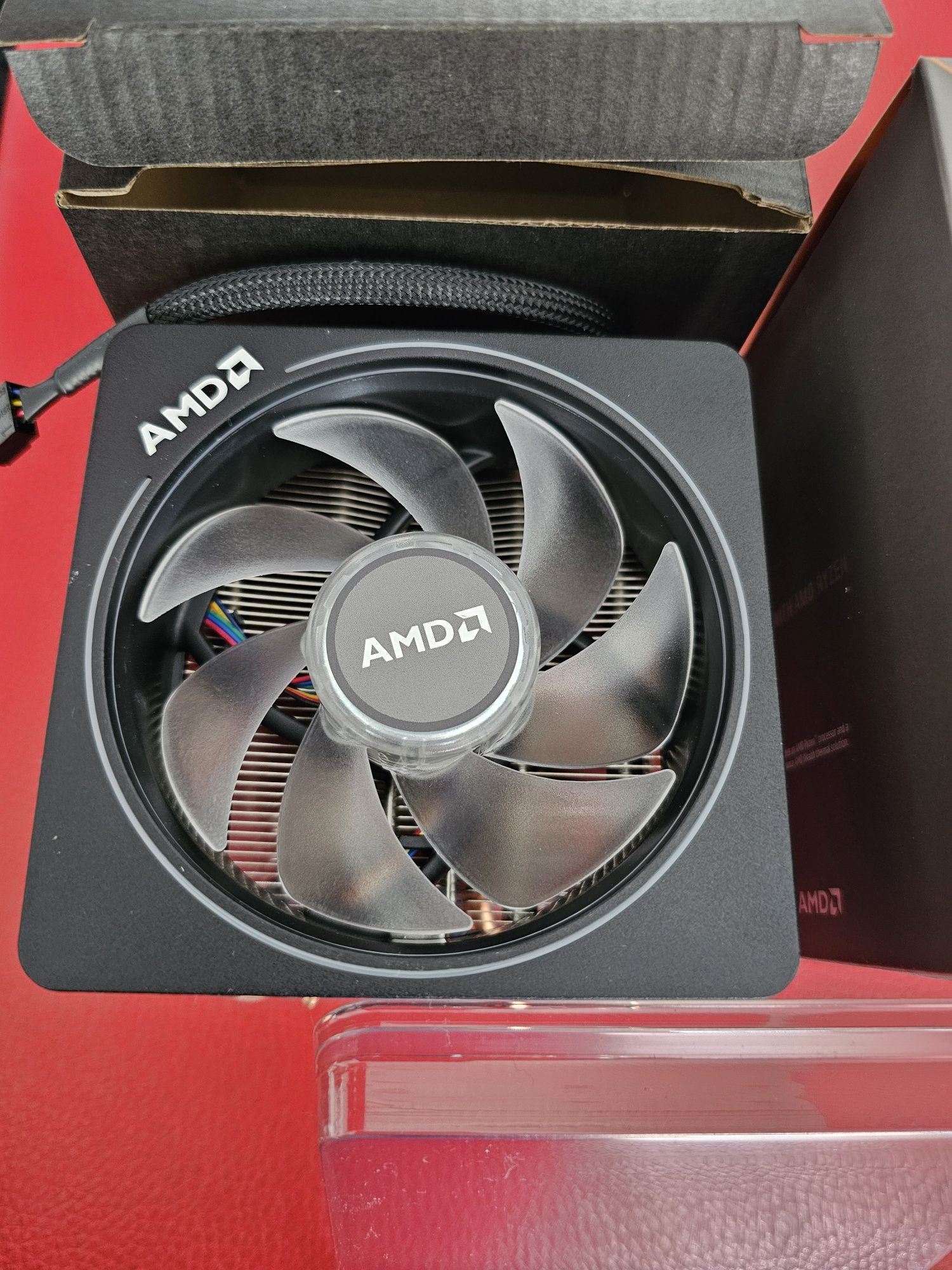 Охладител AMD Wraith Prism RGB