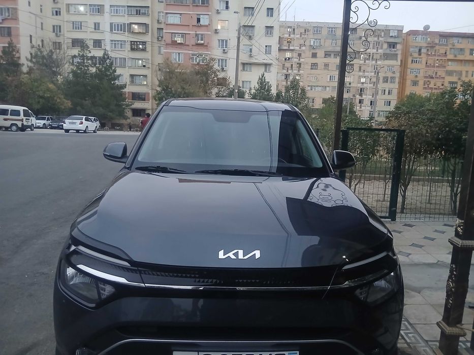 Продам машину Kia Carens