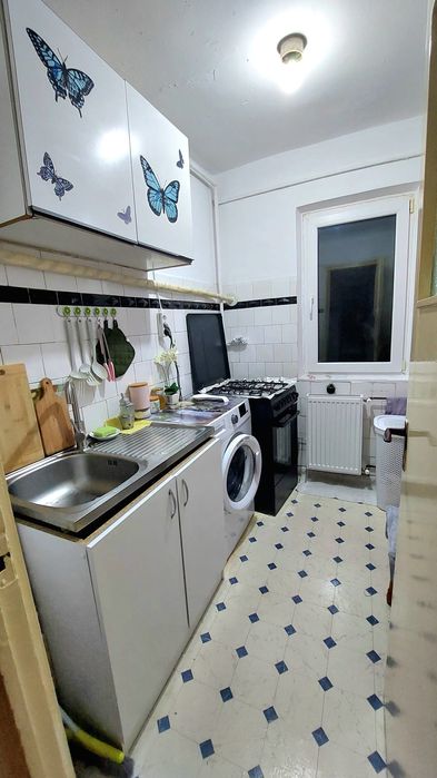 Inchiriez apartament  decomandat, 2 camere