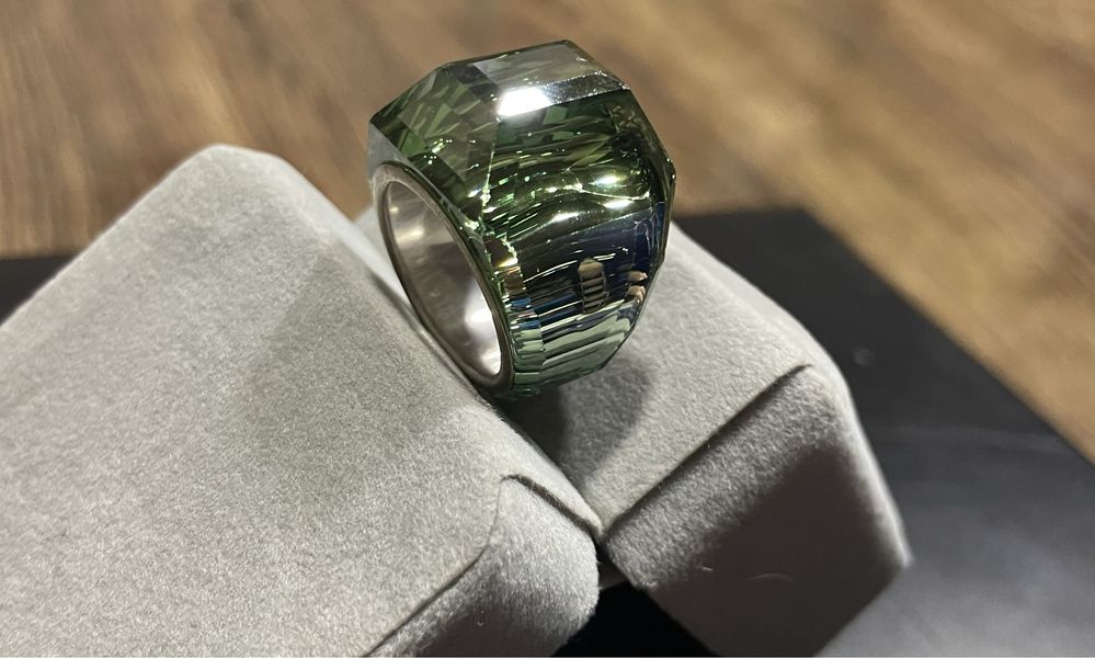 Кольцо Swarovski Nirvana раз 16,5