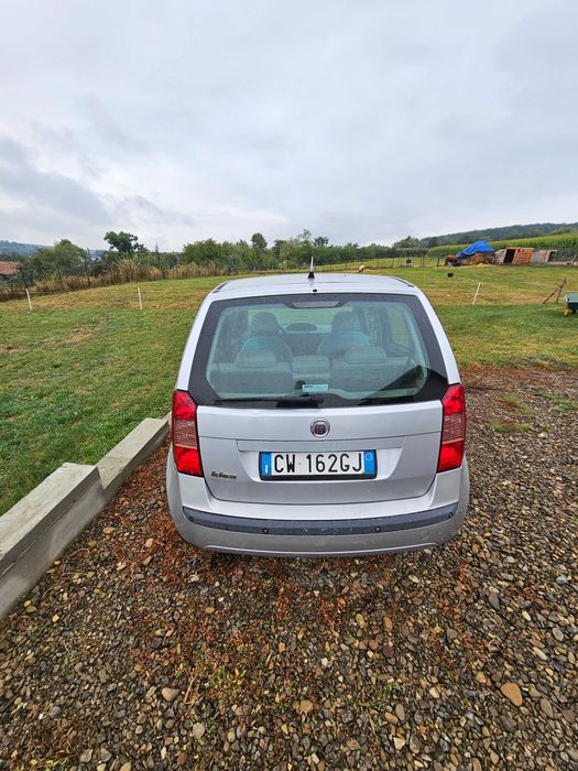 Vând Fiat Idea .