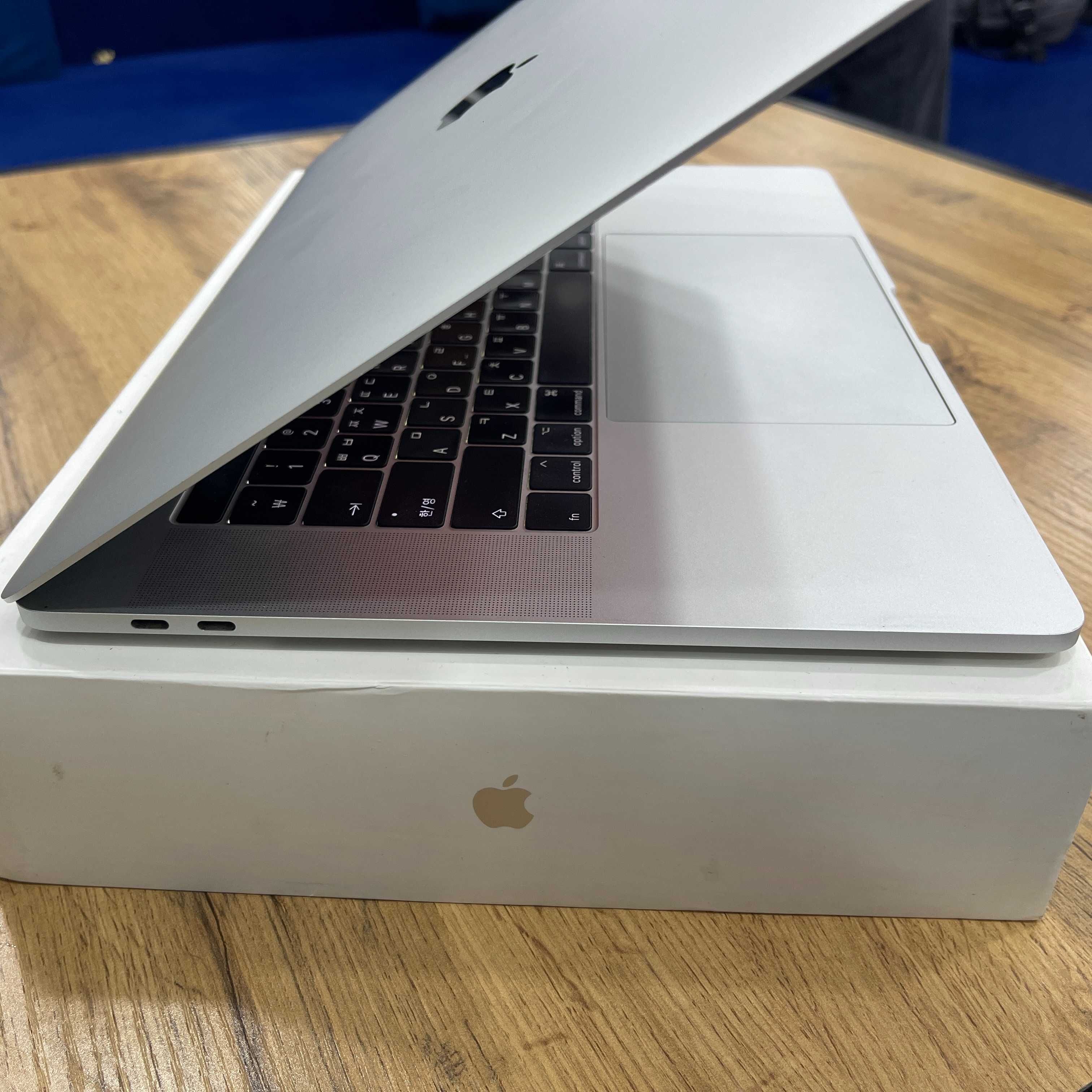 Macbook Pro 15inch 16/512GB 2018 core i7