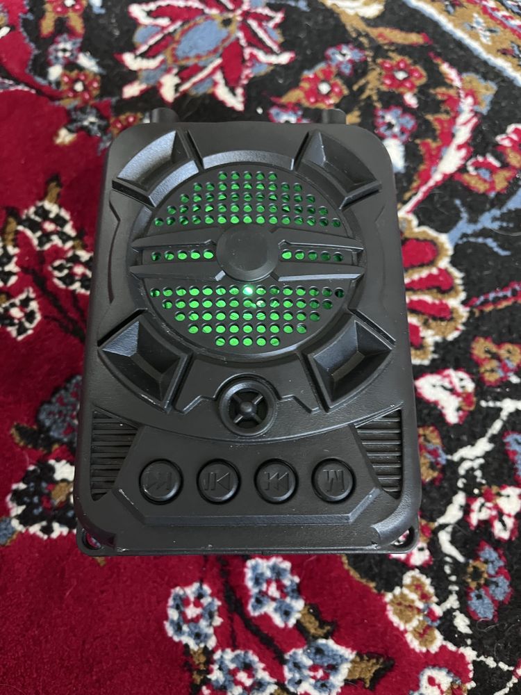 Колонка крутой подключайся через Bluetooth