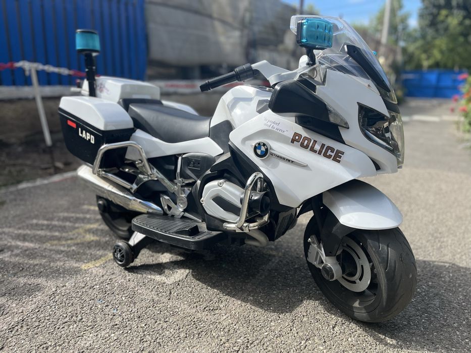 Motocicleta electrica de politie