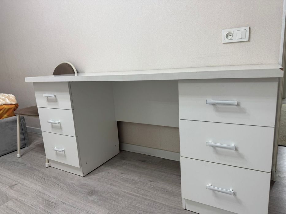 Рабочий стол для дома