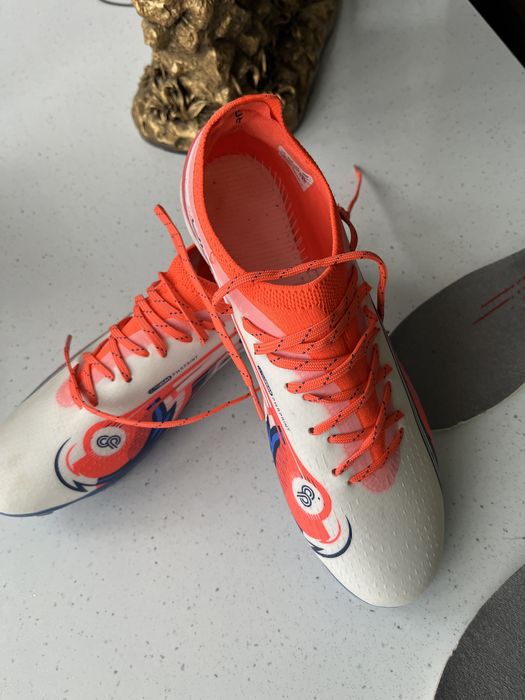 Продам Новые бутсы