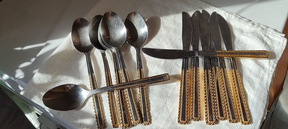 Ложки и ножи столовые