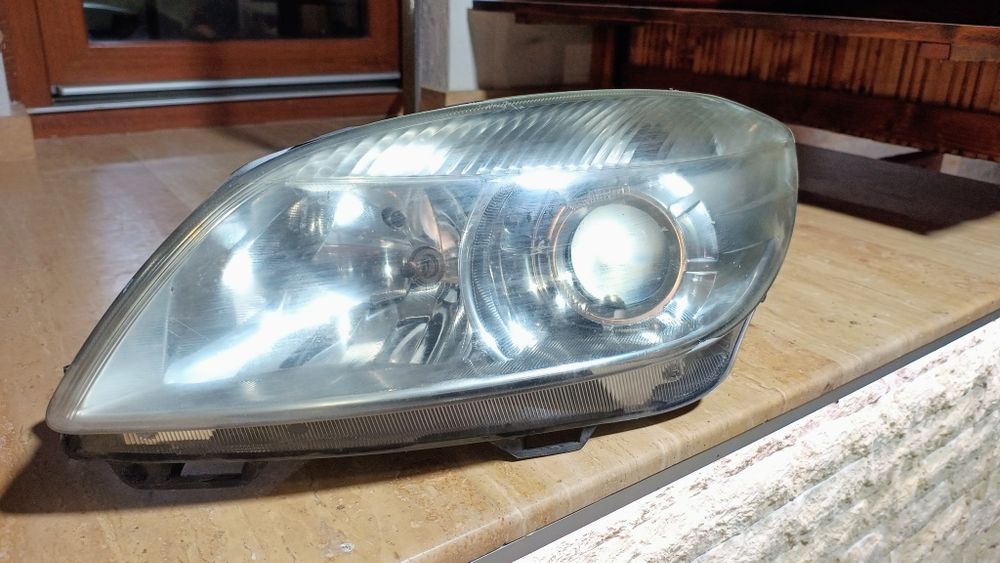 Far stanga Skoda Practik Roomster Fabia 2