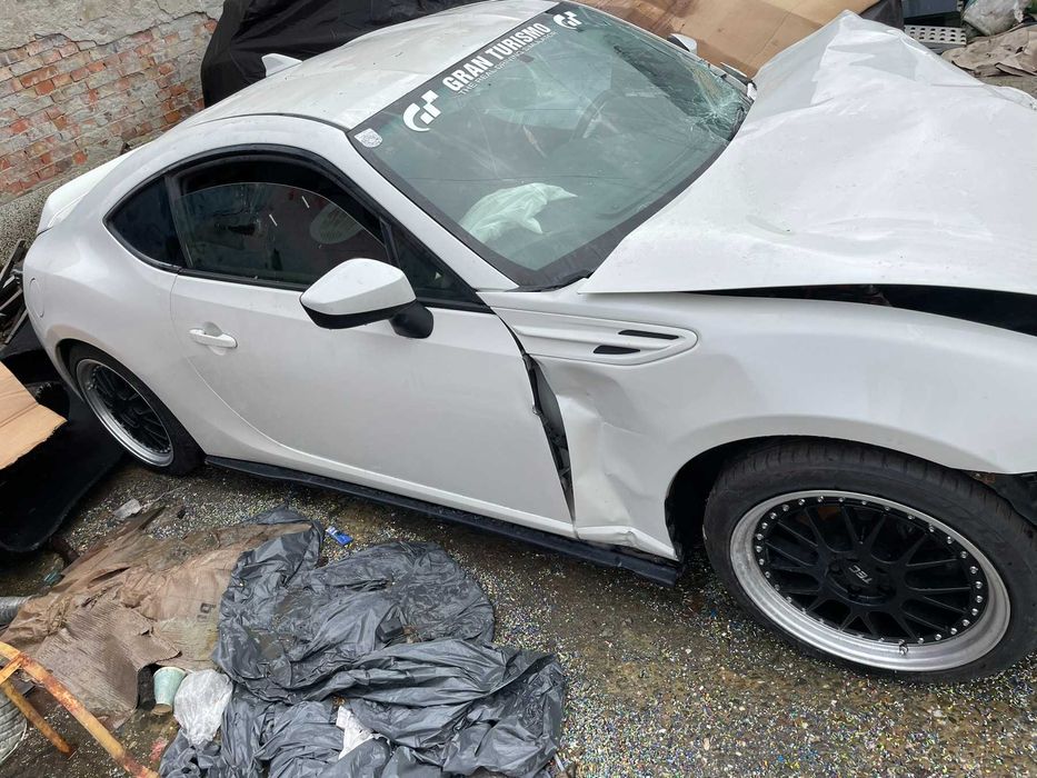 Продавам на ЧАСТИ Toyota GT86 Subaru BRZ