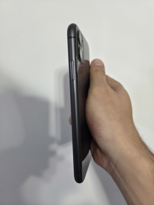 Vând iPhone 11 64 GB