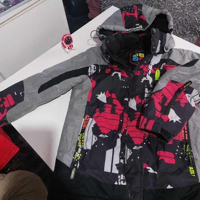 Детско зимно яке, подходящо и за ски