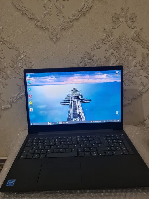 Ноутбук Lenovo V15