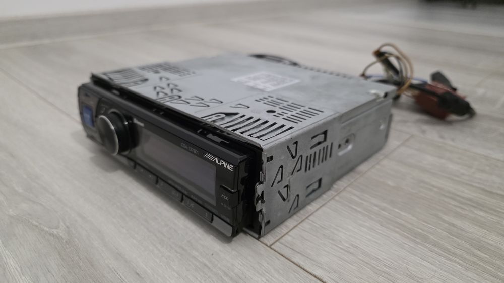 Player auto 1DIN Alpine CDA-137BTI