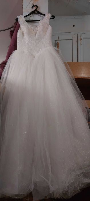 продам свадебные платья