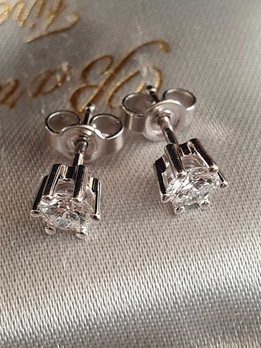 Pereche stud punte luce diamante naturale VVS 0.7ct