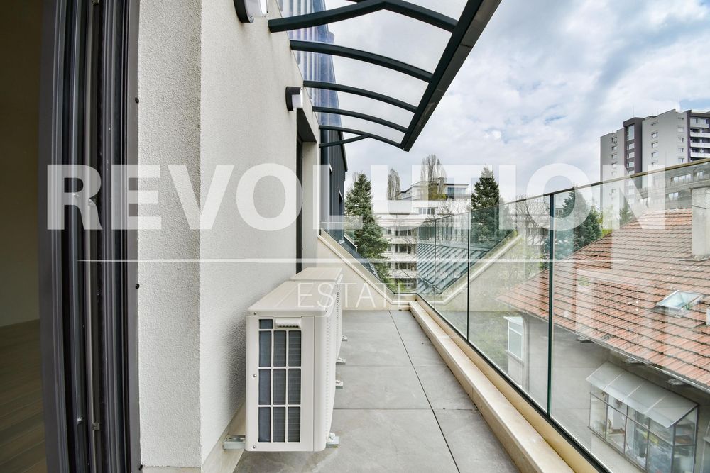 Дава се под наем Четиристаен апартамент в София, Изток - 100 кв.м за 1500 € - Снимка #13