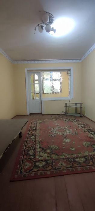 Карши 4-мкр 3 хонали 1-этаж урта катор гиштли полли уй 80 кв катта бал