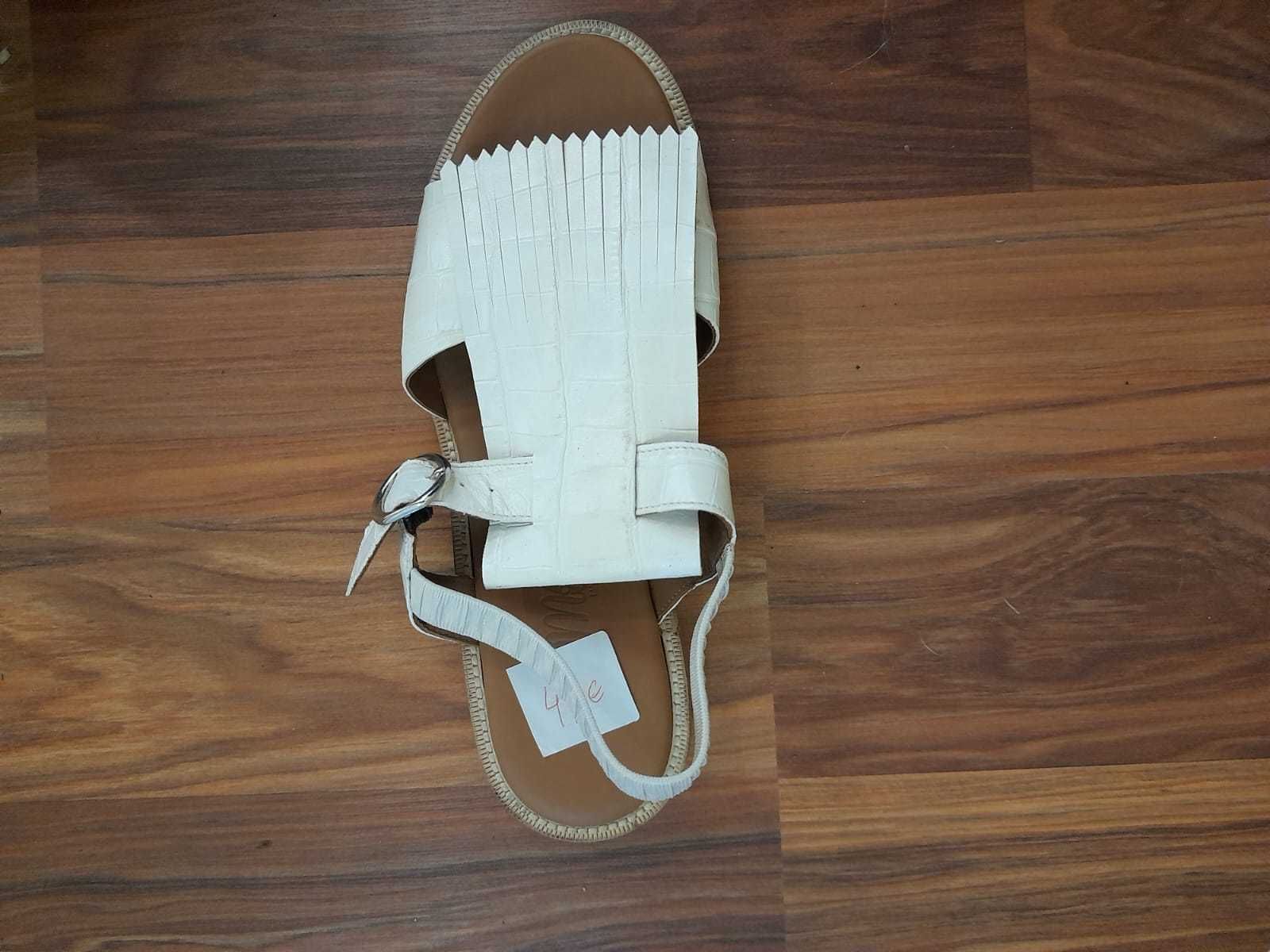 Sandale de piele, noi, Spania