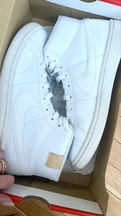 Дамски маратонки Nike Court Royale