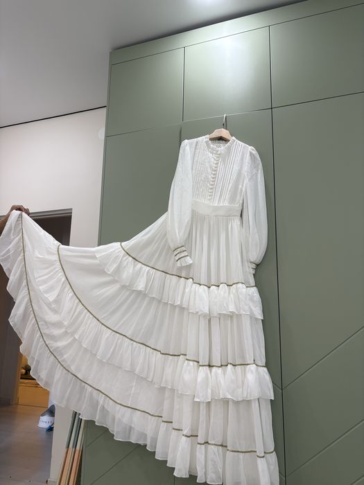 Ұзатуға етегі кең жеке тіктірілген көйлек