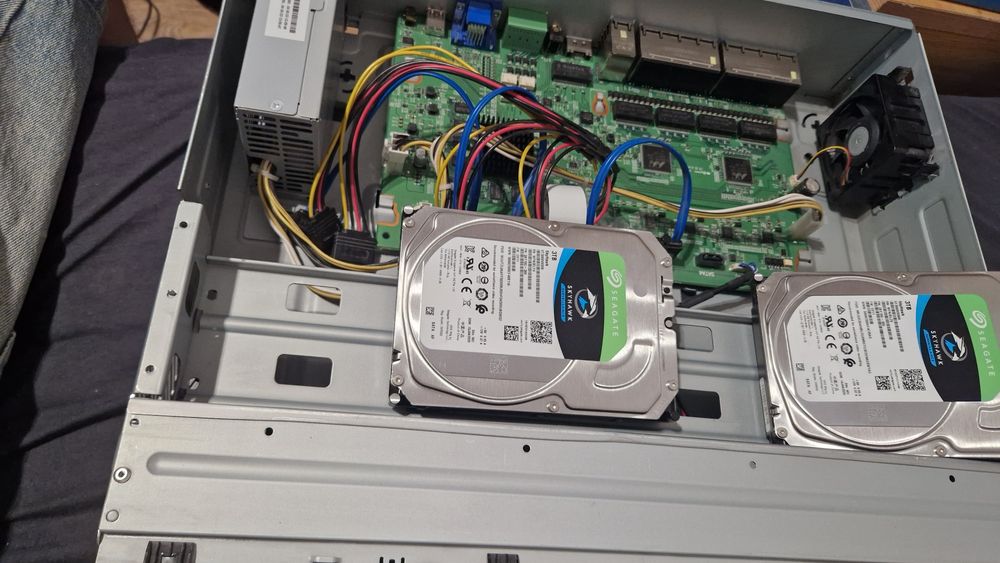 NVR Wisenet 16 canale PoE XRN-1610SA 16 Channel 4K H.265 NVR