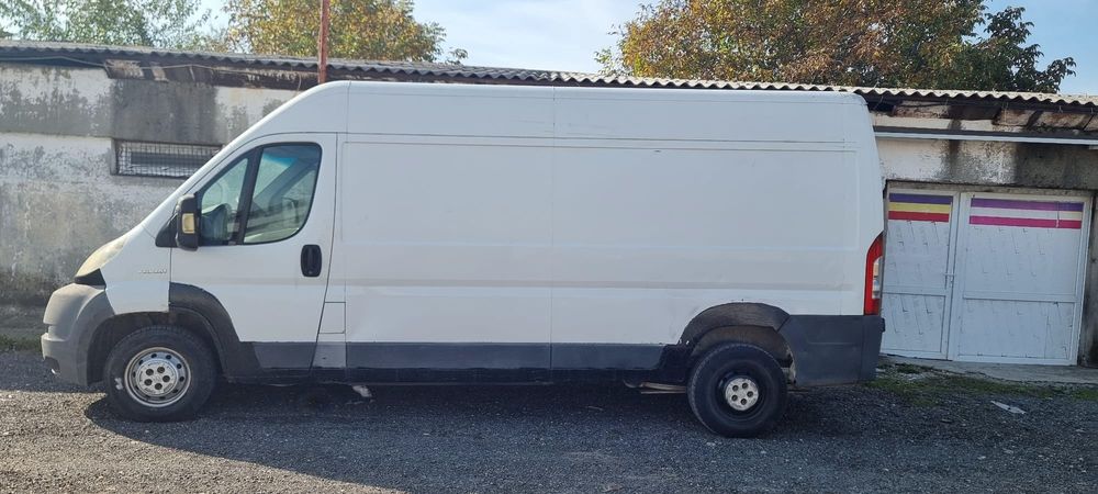 Vând dubă Peugeot Boxer