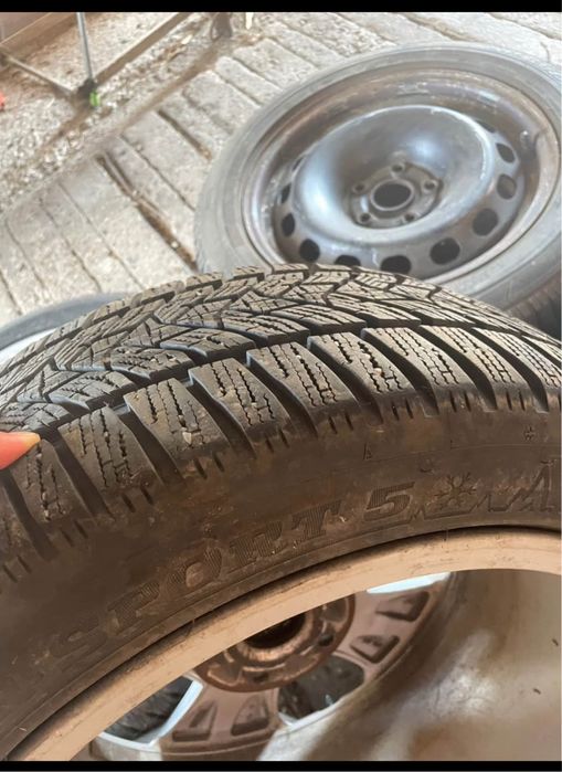 Roți iarna R17 Dunlop (225/45 R 17)