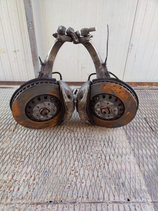 Fuzeta fata Audi Q7 4M stanga dreapta