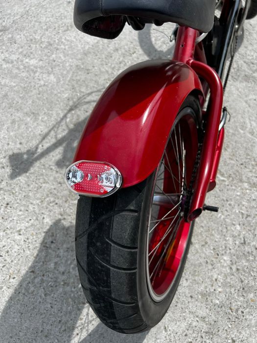 Vând bicicleta cu motor