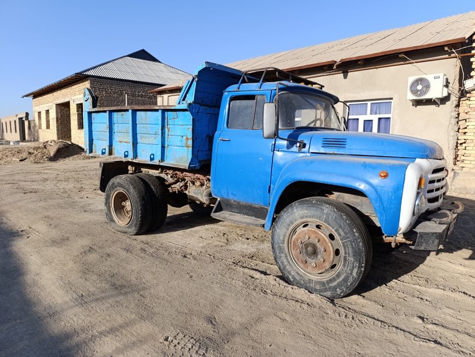 Zil samosval sotiladi