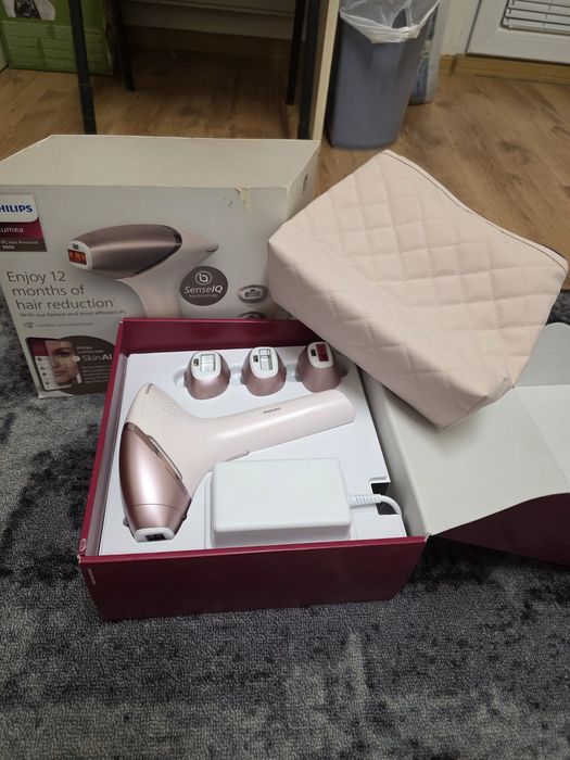 Фотоепилатор Philips Lumea IPL Hair Removal 9900.