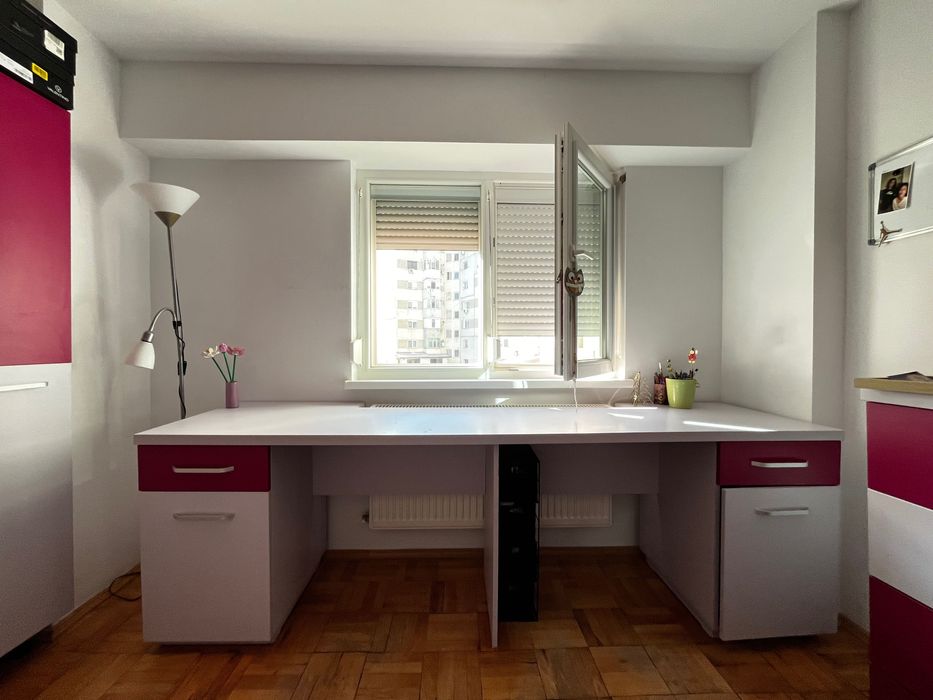 Mobilă pentru cameră de fetițe