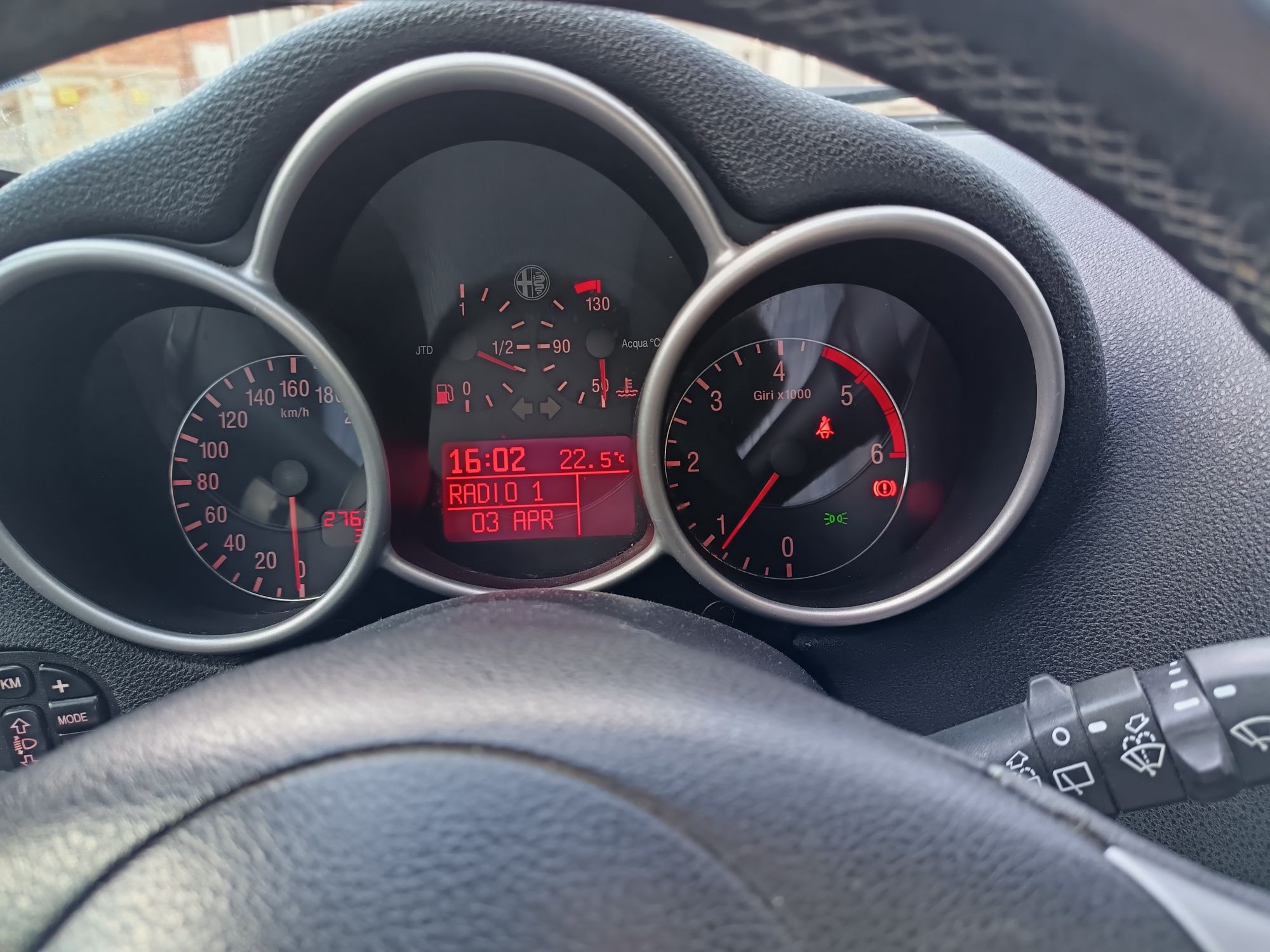 Автомобил Алфа Ромео 147