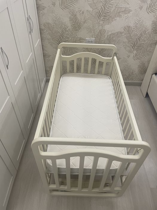 Красивая детская кроватка-малыш (белая)-новая!