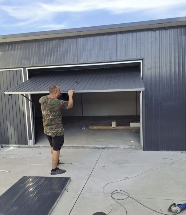 Vand garaje metalice auto