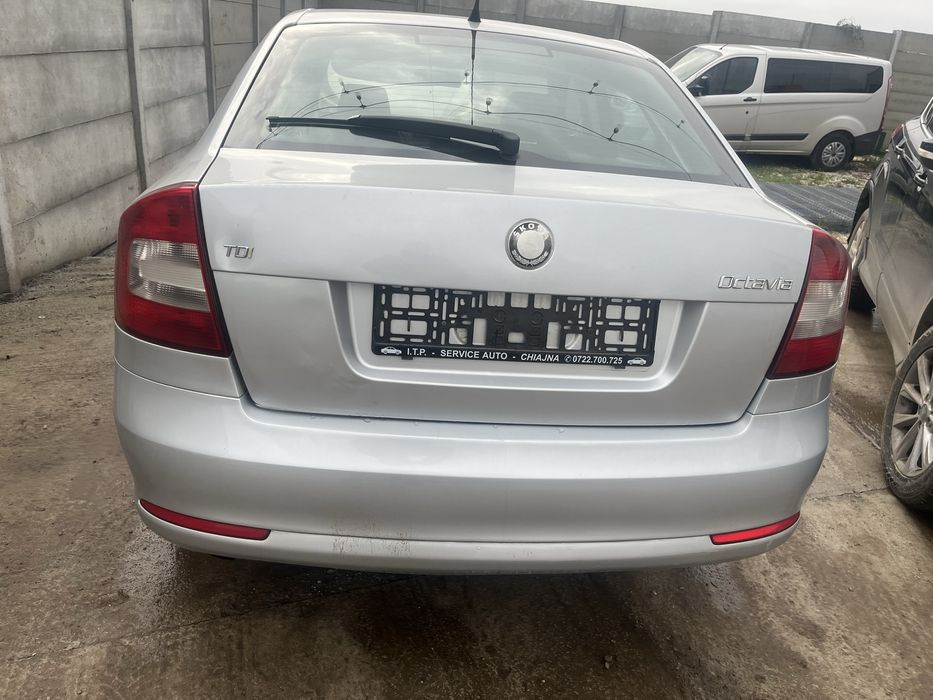 Dezmembrez Skoda Octavia 2 facelift 1.6 diesel euro 5