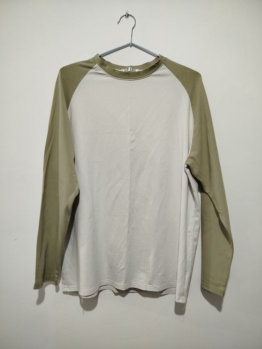 Отдам бесплатно женскую футболку