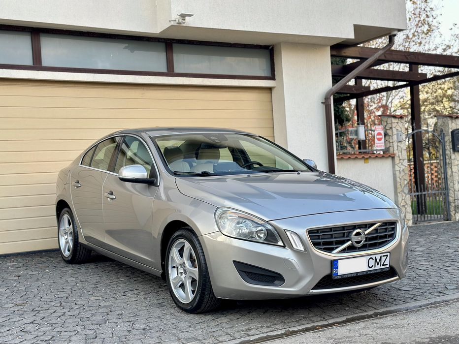 Volvo S60 1.6 Diesel SUMMUM Cutie Automata Piele Navi Camera
