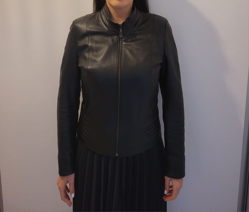 Vând Geaca de piele