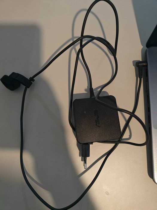 Laptop ASUS A542UF procesor i5-8250U 15.6", 8GB, 1TB, NVIDIA MX130 2GB