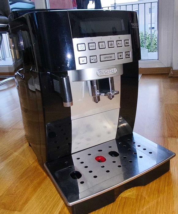 Espressor DeLonghi Magnifica S ECAM 22.360 – Întreținut Impecabil
